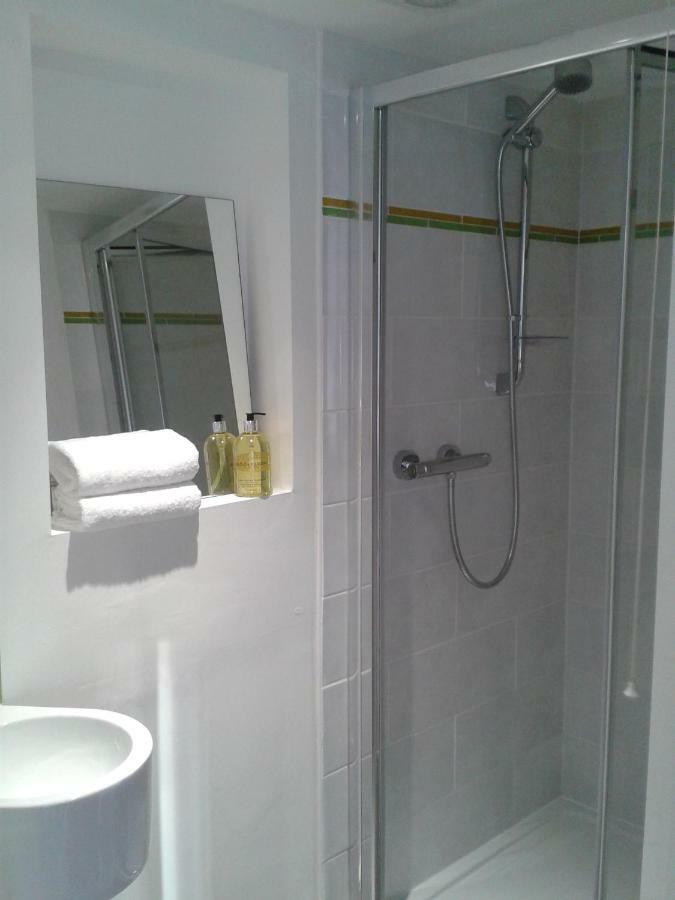 Warwick Market Place Apartment Esterno foto
